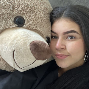 Meet your Posher, Adriana